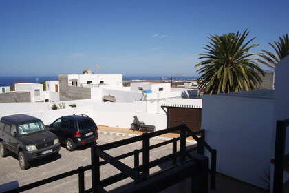 酒店公寓 出售 进入 La Costa, Tinajo, Lanzarote. 